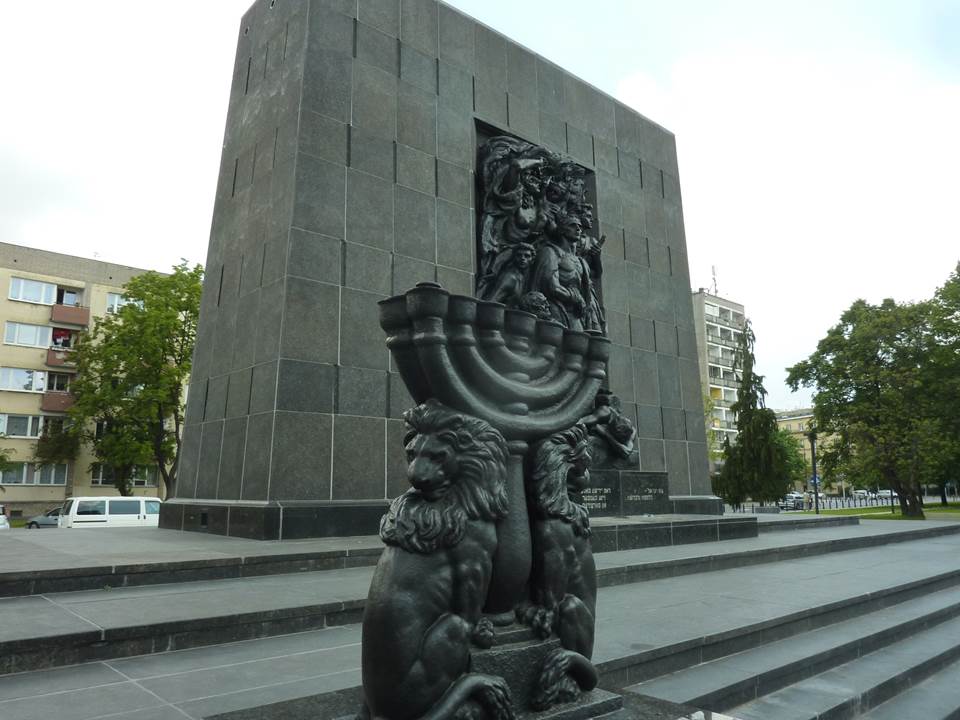 עוזי טאובר מסעות מן הכורסא | פולין — תמונה 10