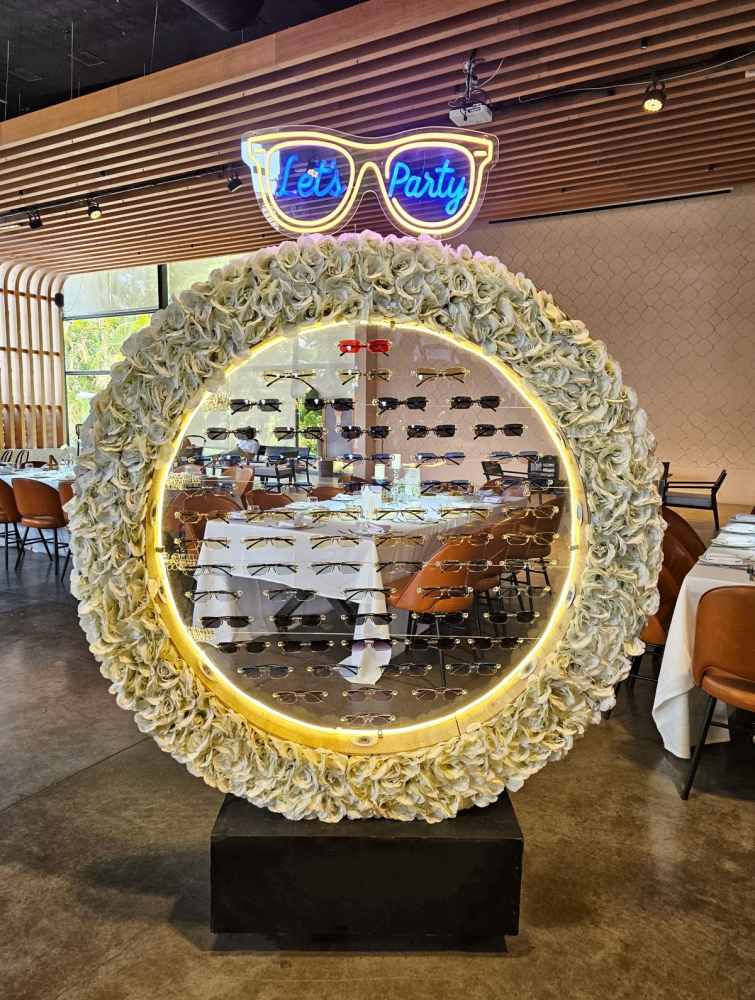 עמדת משקפיים 17