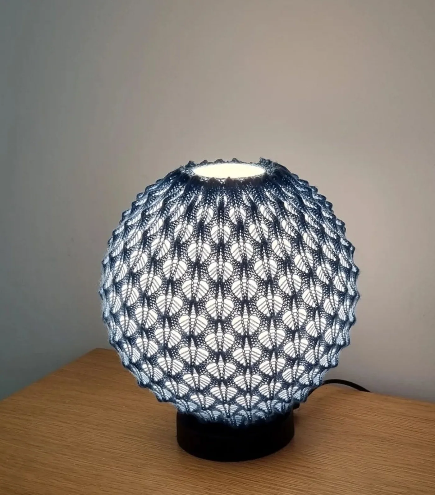 Knitted - Table