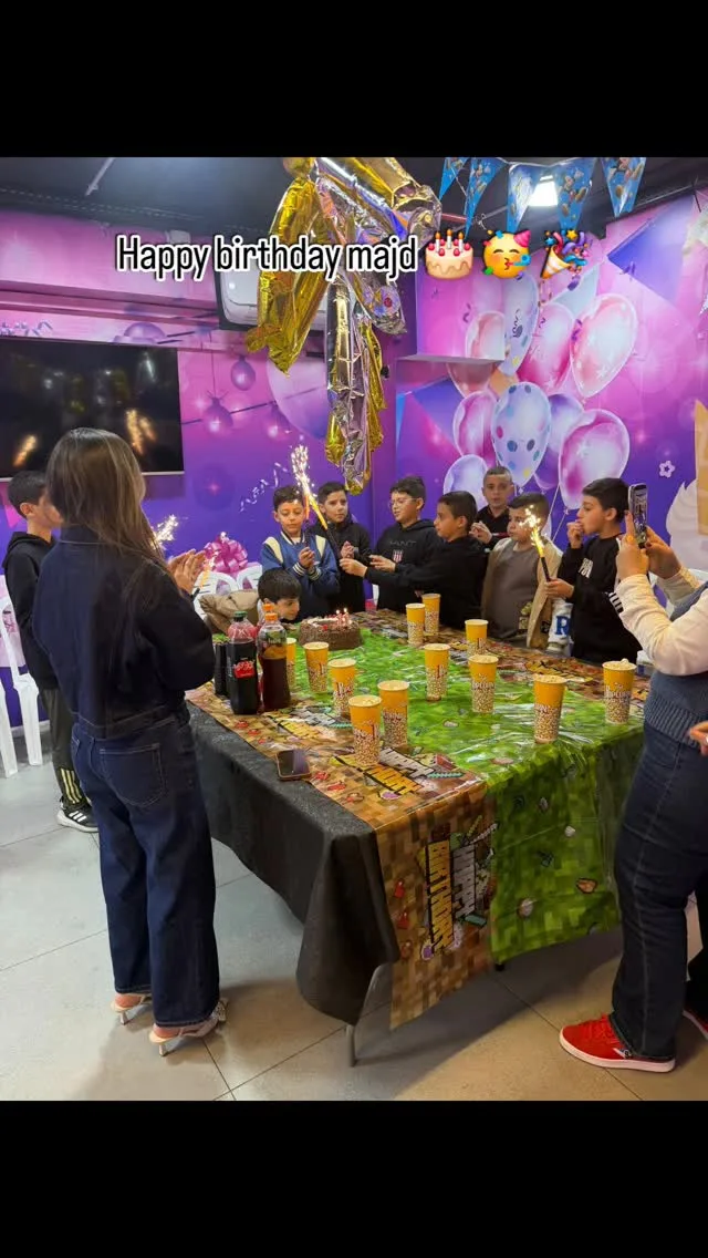 חגיגת יום הולדת בחדר החגיגות של DIZZYLAND