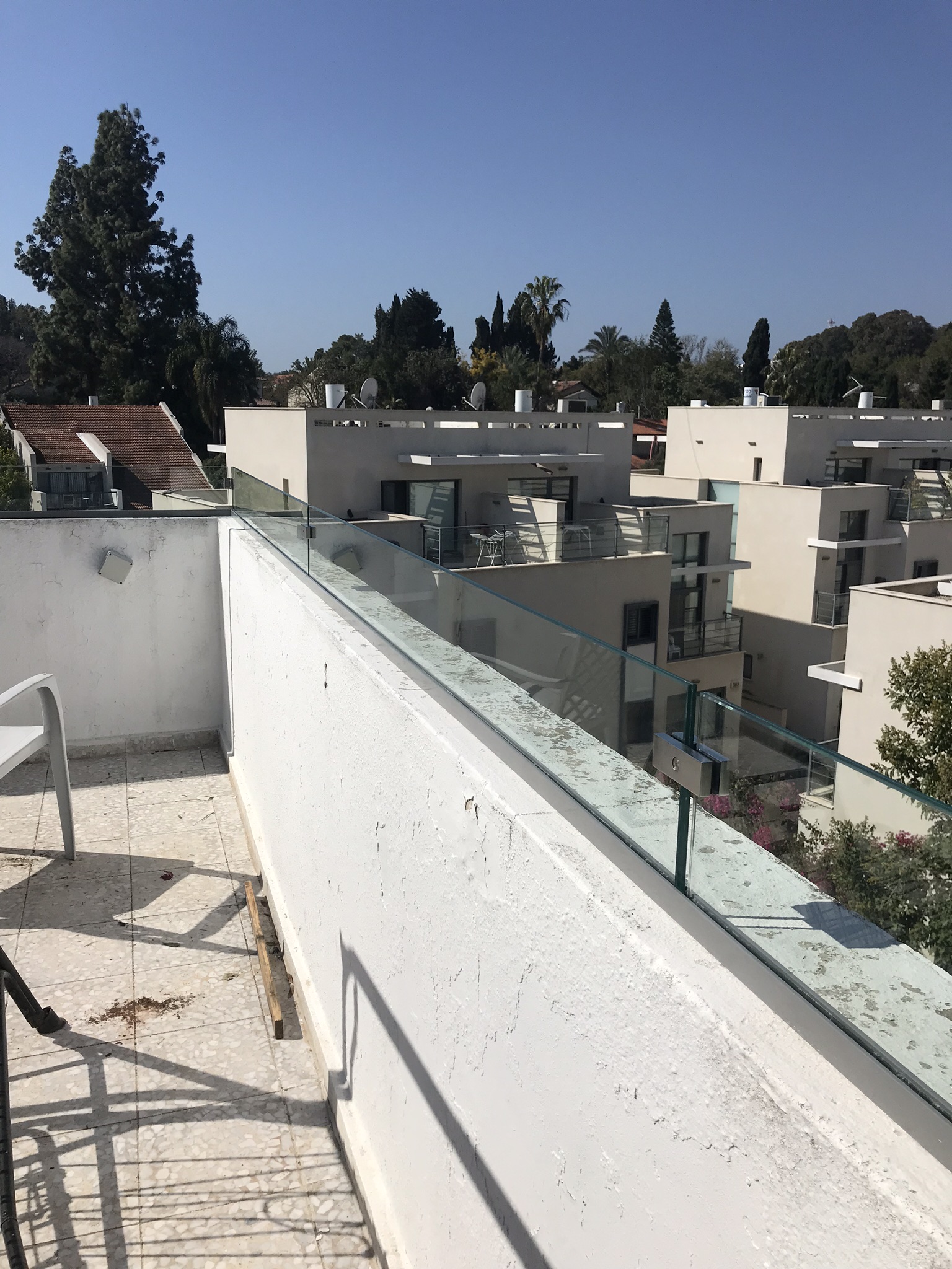 תוספת למעקה מרפסת