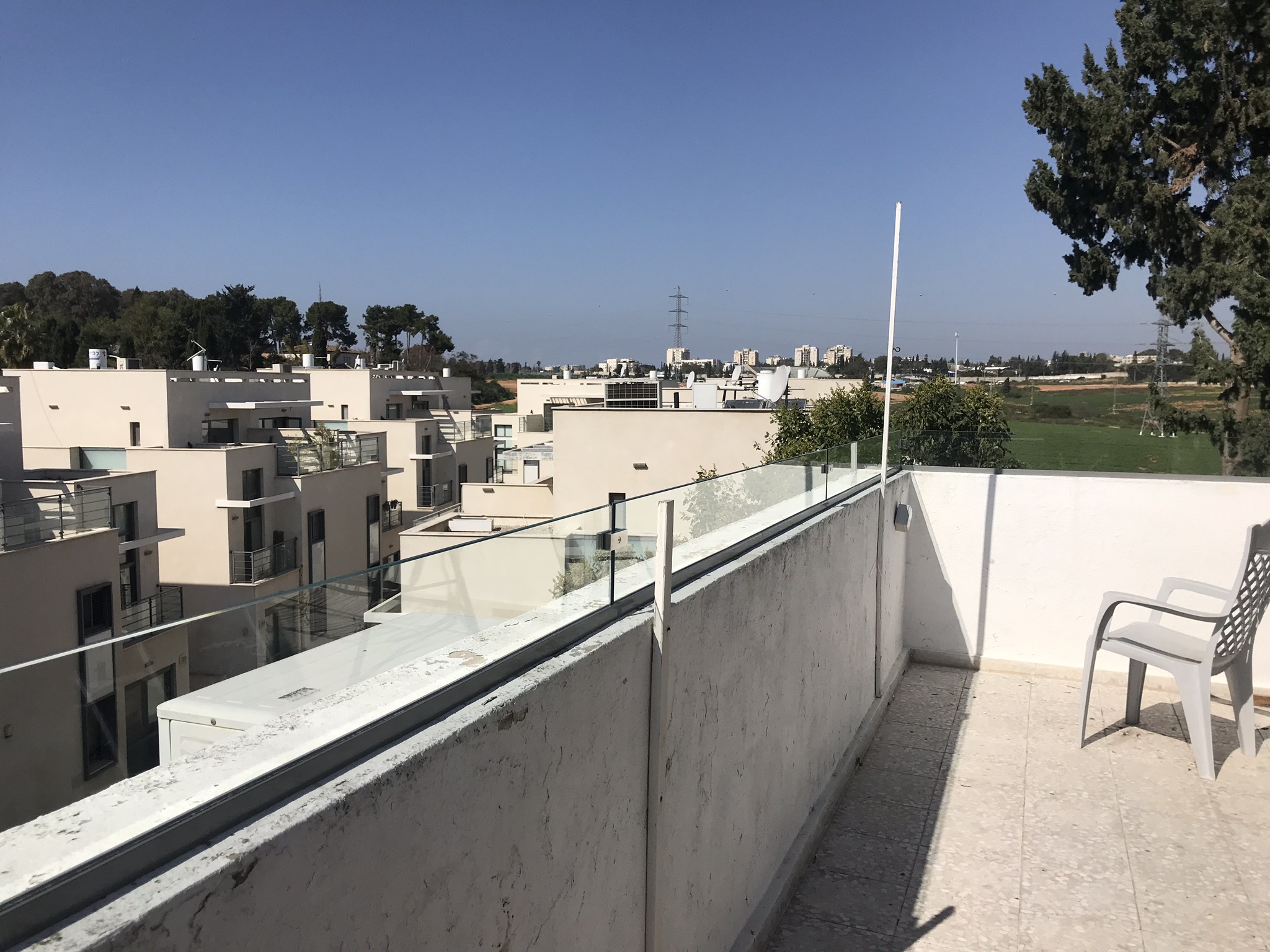 תוספת למעקה מרפסת