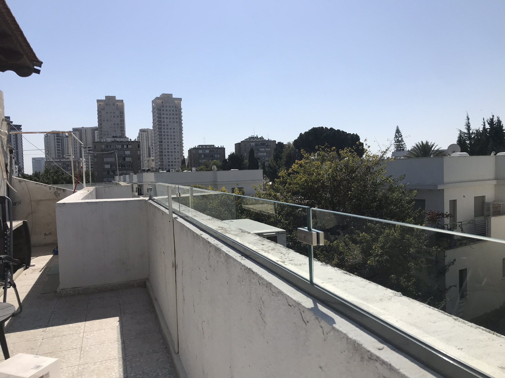 תוספת גובה למעקה בטון