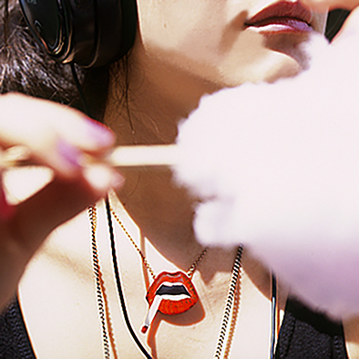 COLLIER FUMEUSE