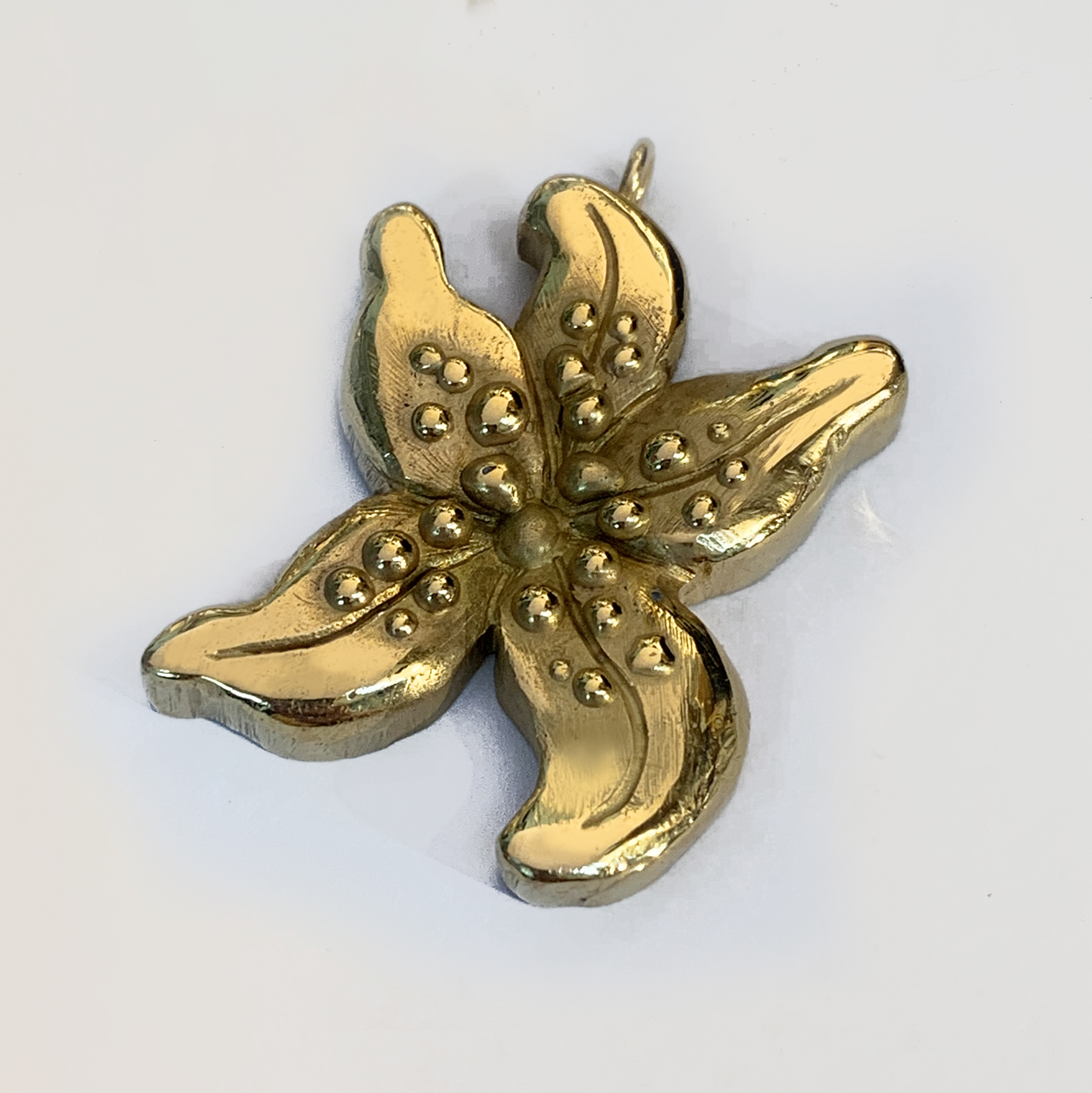 Pendentif sculpté à la cire perdue