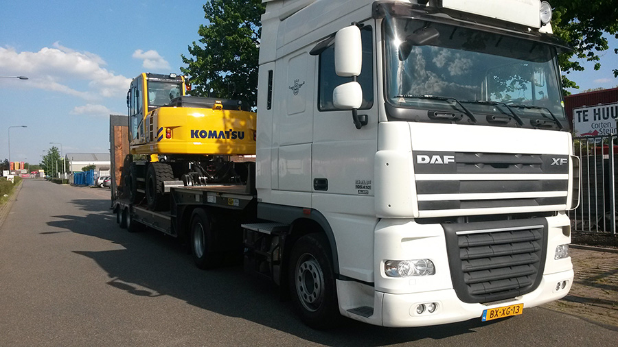 Komatsu machines van Lenoir BV
