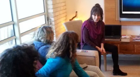 סדנאות ומפגשים קבוצתיים ואישיים