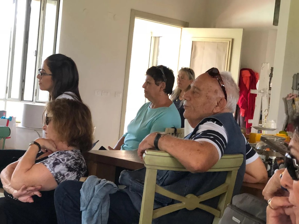 סיור לאשקלון וישובים בנגב המערבי, בסימן הצדעה לישובים והיכרות מחודשת, בהדרכת מיכה זילברמן. — תמונה 11