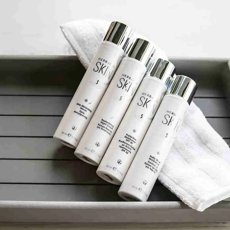 SKIN קרם לחות ליום לזוהר טבעי