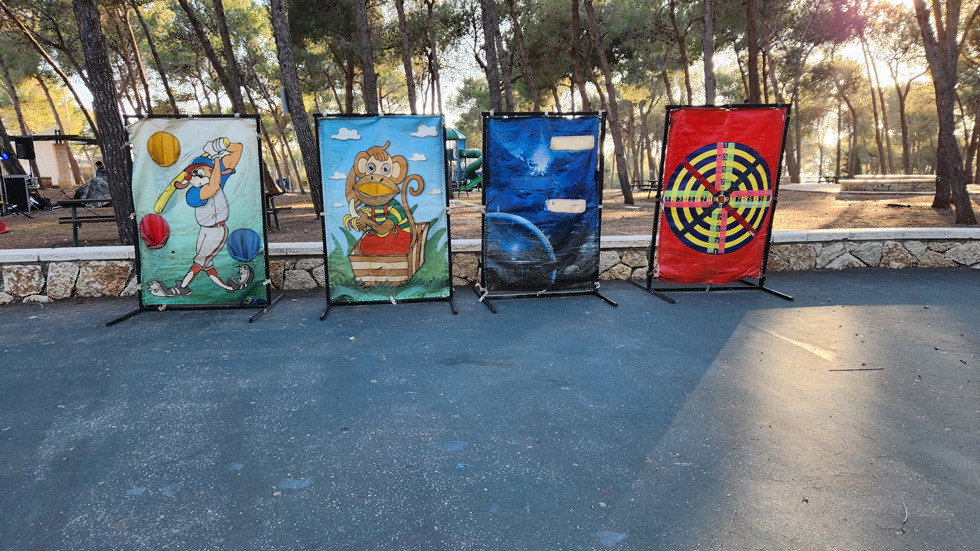 עמדות ודוכני משחק ושטיחי משחק 2
