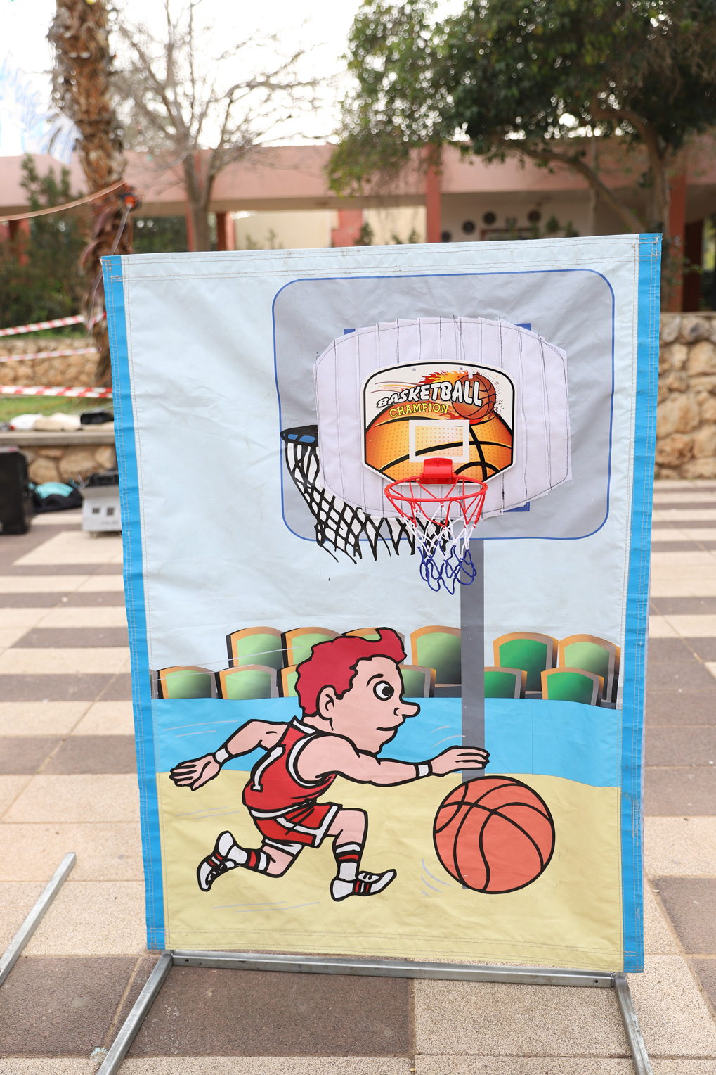 עמדות ודוכני משחק ושטיחי משחק 12
