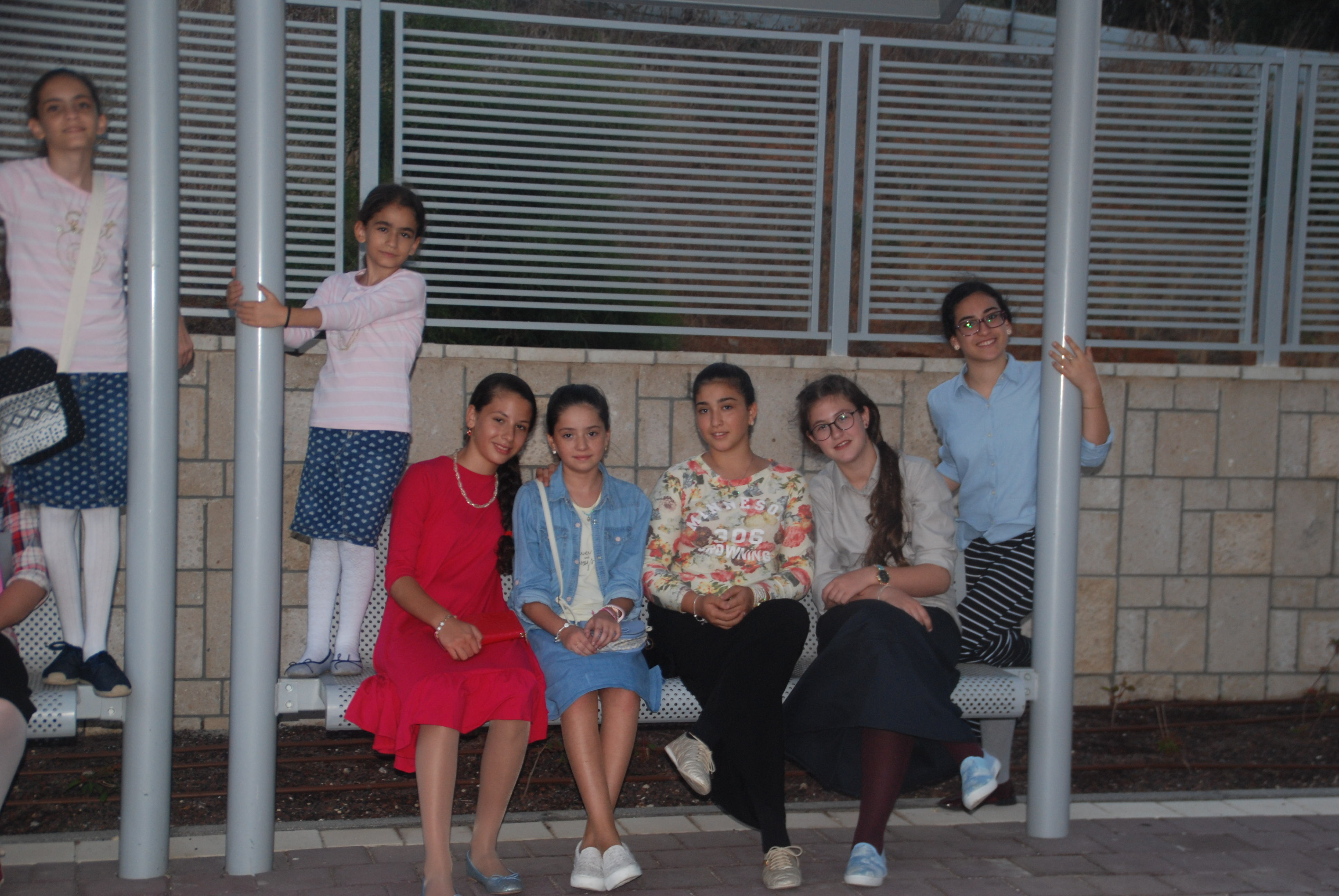 בית הספר לאומניות הבמה 13
