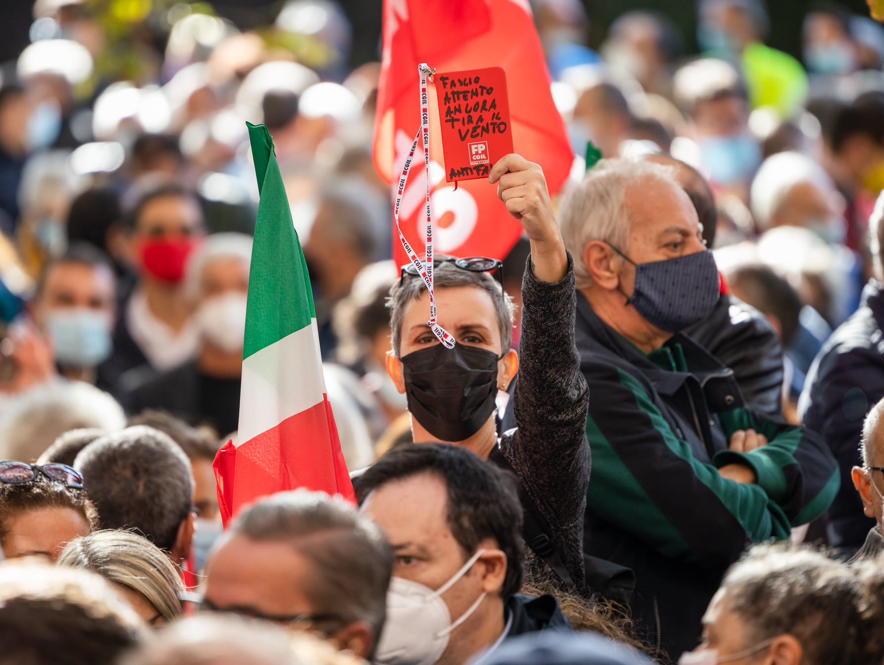 Attacco alla CGIL