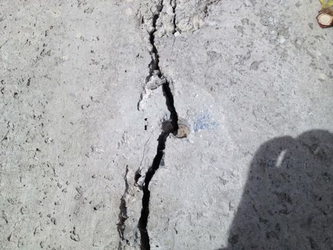 Rock and concrete cracked with Expando - photo 4