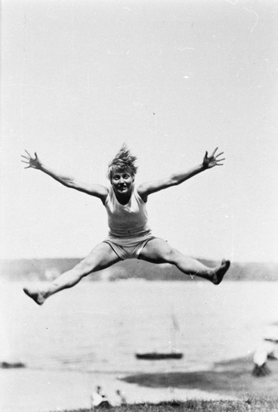Karla Grosch, Sportschule S. Deutsch, Berlin, 1928, "Fotograf": unbekannt. © Zentrum Paul Klee, Bern Karla Grosch, Sportschule S. Deutsch, Berlin, 1928,