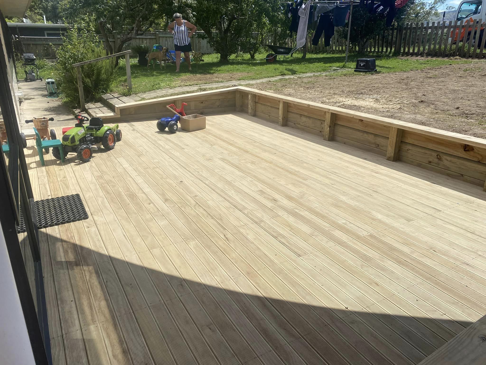 Ruahine Property Works limited - outdoor living  retaining wall and decks