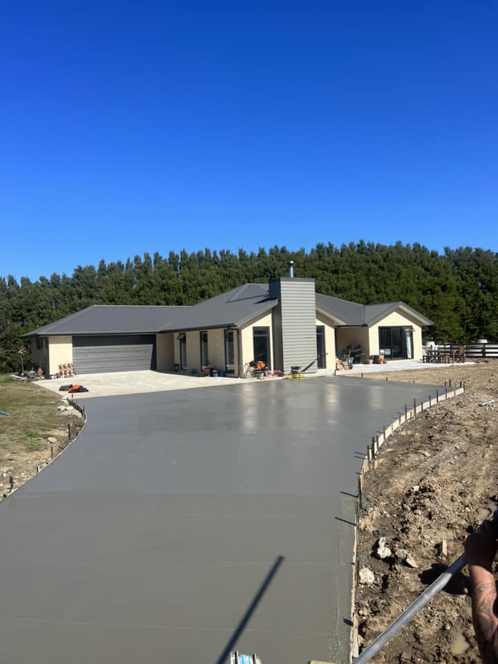 Ruahine Property Works limited - outdoor living full concrete driveway