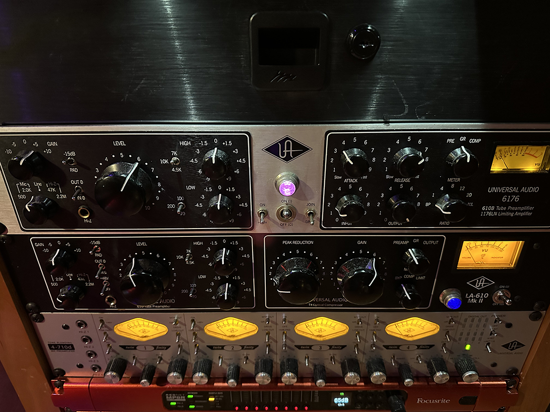 Universal Audio outboard rack