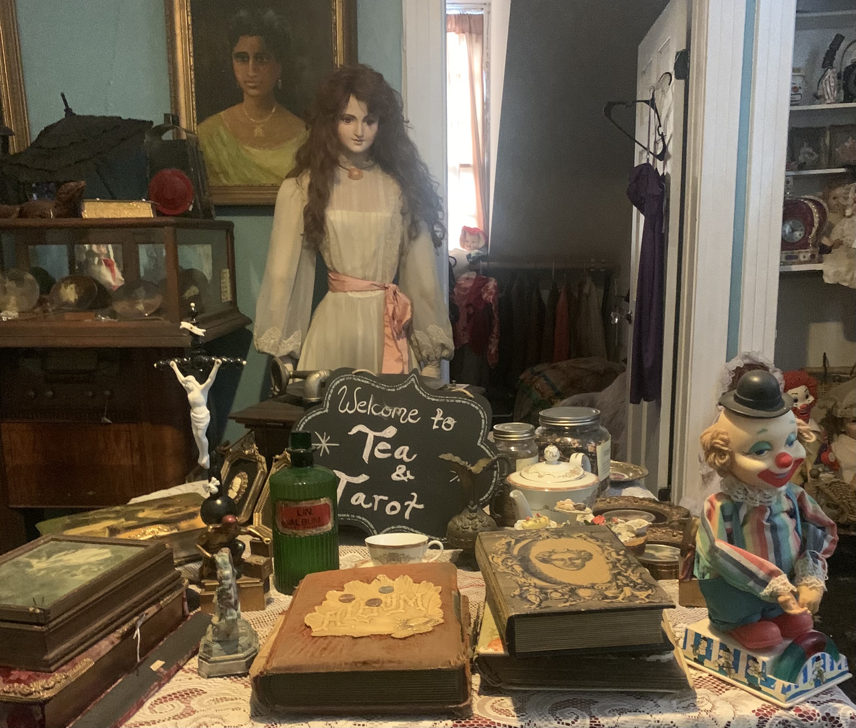 Tea & Tarot Psychic Suite