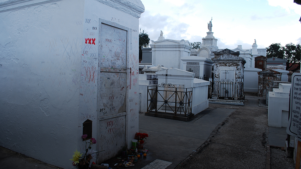 MARIE LAVEAU'S TOMB IN ST. LOUIS CEMETERY