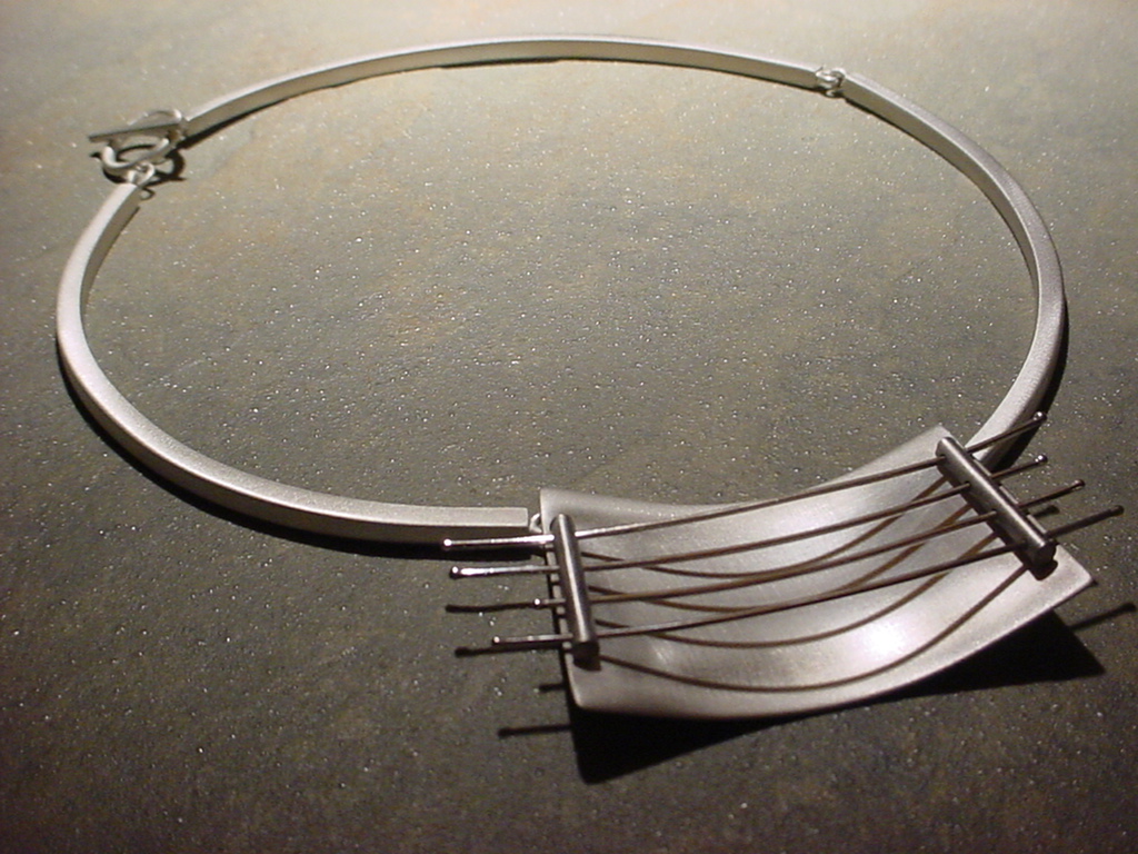 Neck jewellery by Elisabeth Soppelsa - Sterling Silver