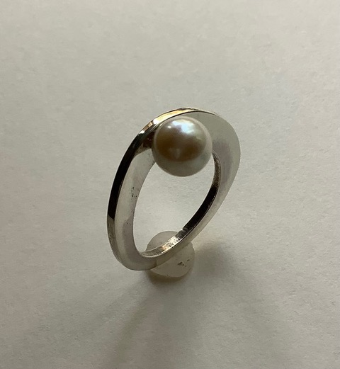 Ring by Elisabeth Soppelsa - Ring Sterling Silver, Pearl
