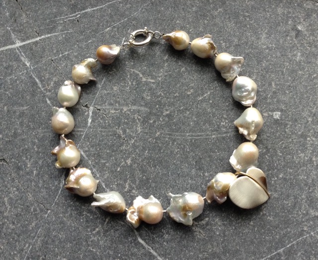 Neck jewellery by Elisabeth Soppelsa - Pearls, Sterling Silver & Gold