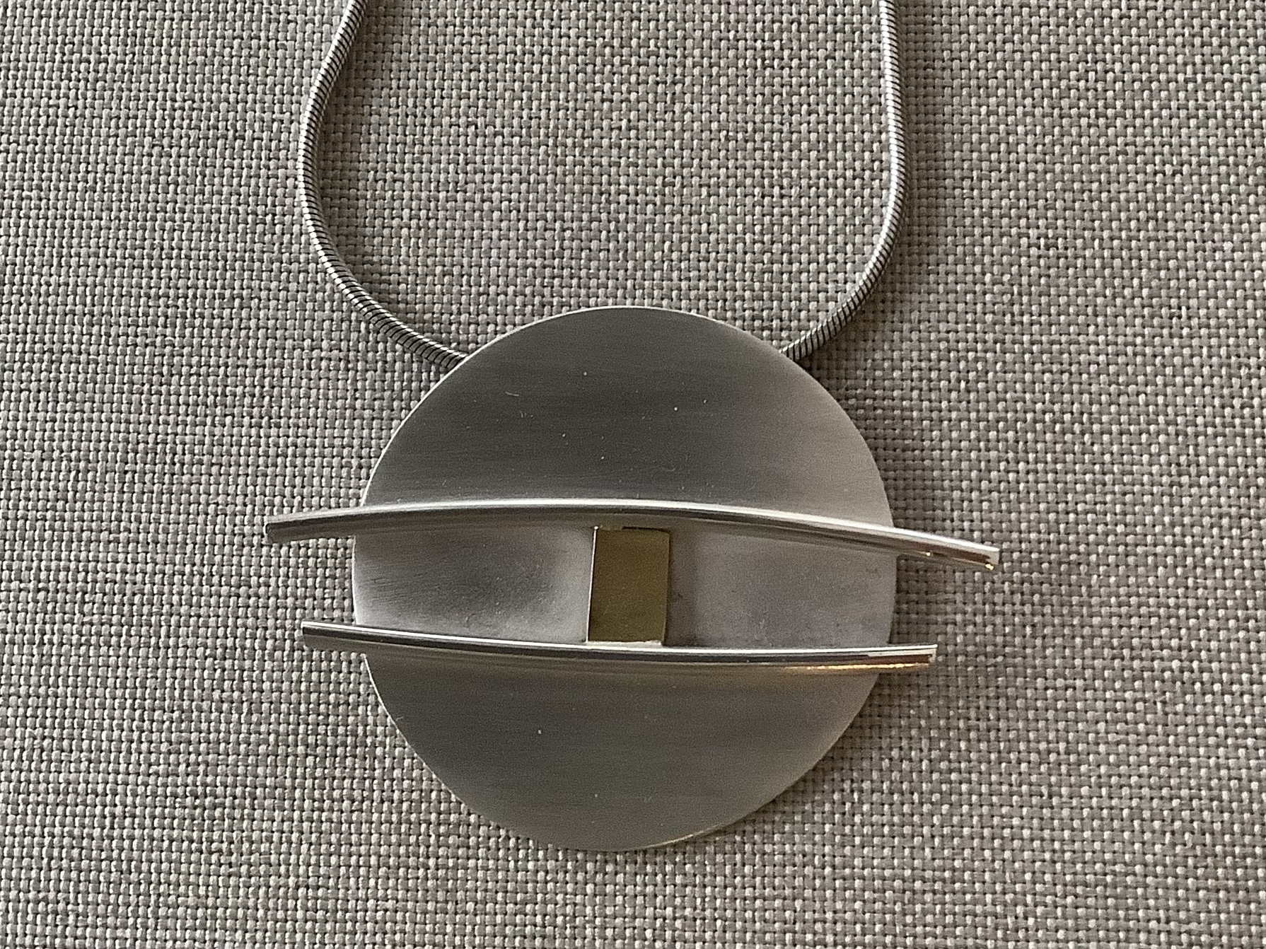 Neck jewellery by Elisabeth Soppelsa - Sterling Silver, 14 K Gold