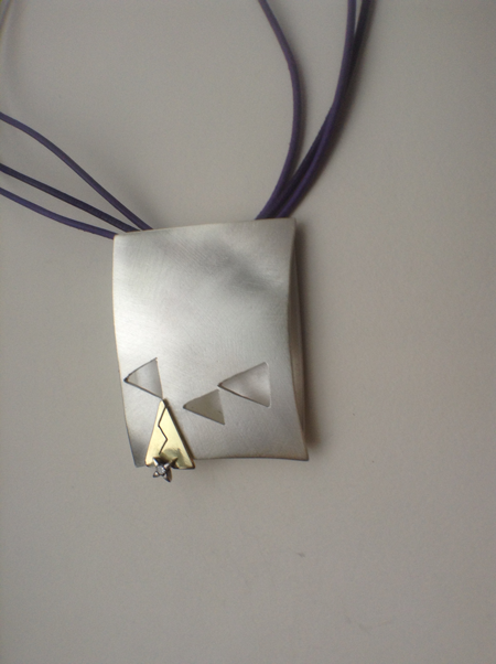 Neck jewellery by Elisabeth Soppelsa - Sterling Silver, 18 k Gold, Diamond & Leather