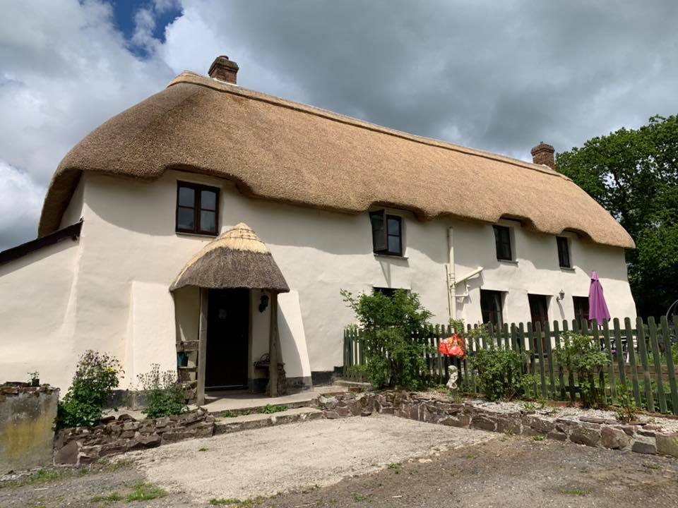 Devon Thatching Ltd | Master Thatchers Devon Thatching Ltd | Master Thatchers