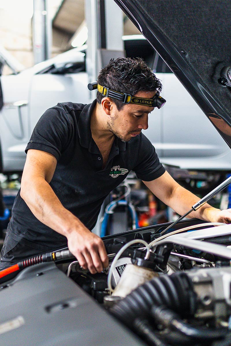 ASTON MARTIN & JAGUAR SPECIALIST SOUTH WEST