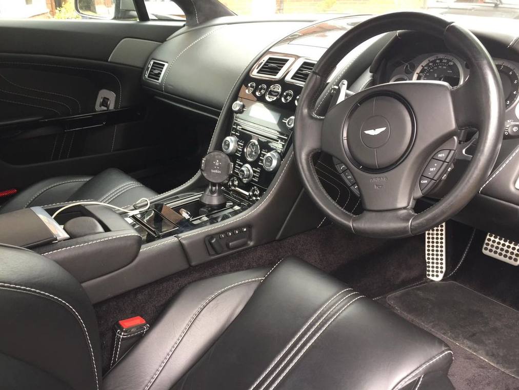 Aston Martin V8 Vantage 5