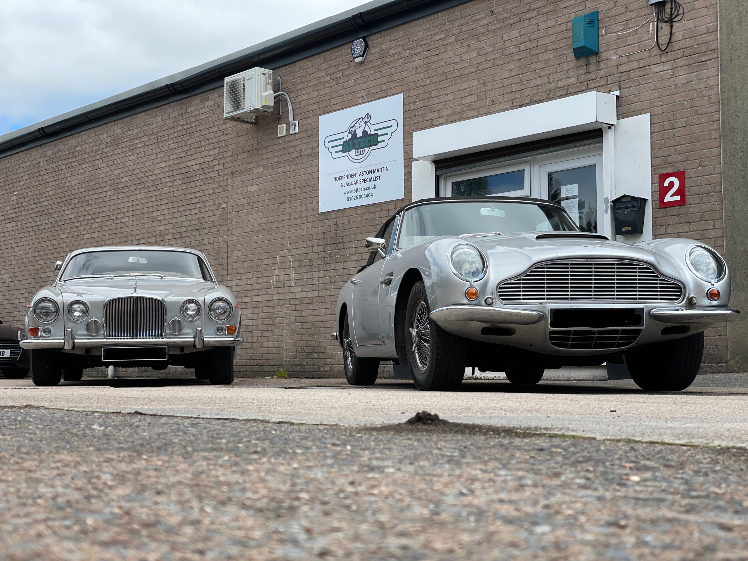 INDEPENDENT    ASTON MARTIN & JAGUAR  SPECIALIST SOUTH WEST