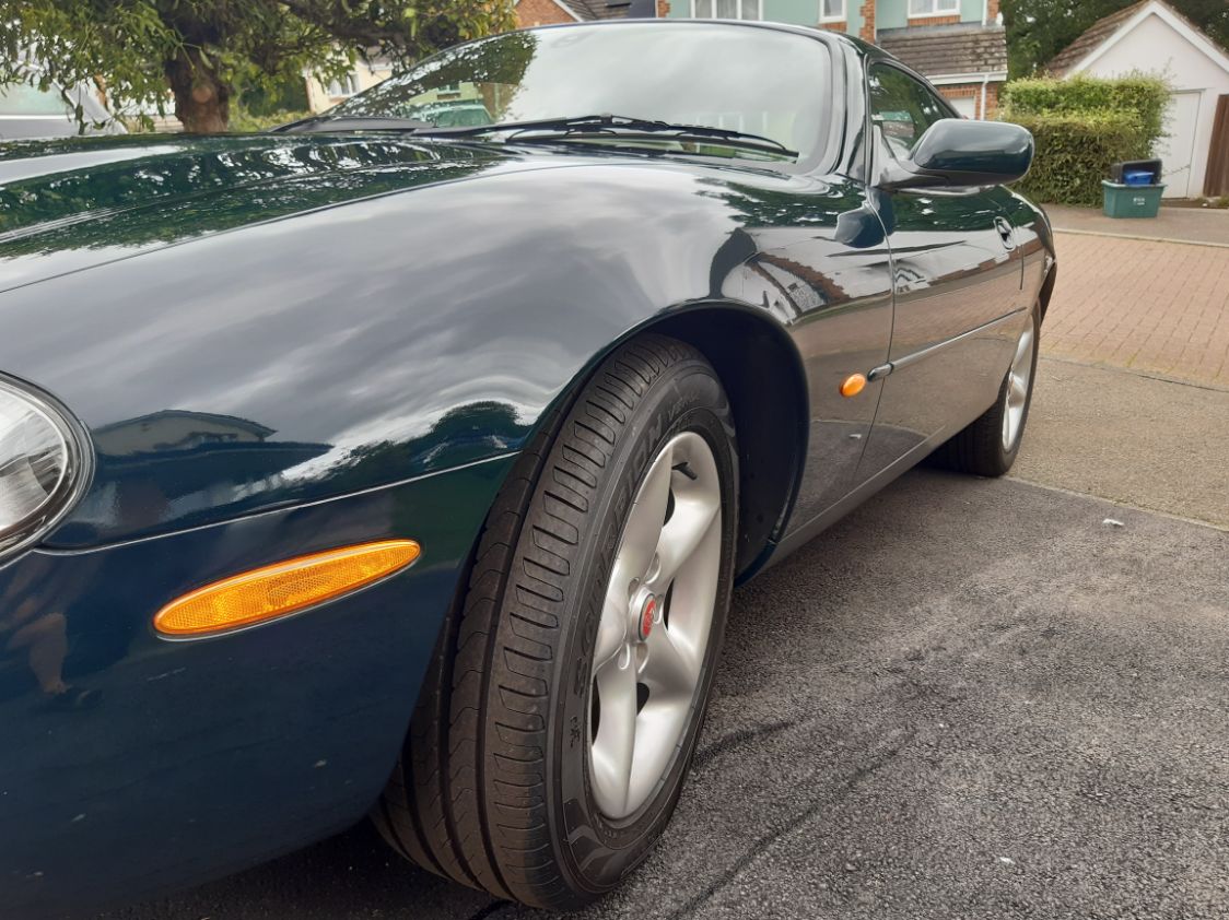 JAGUAR XK8 4.0 LITRE COUPE
