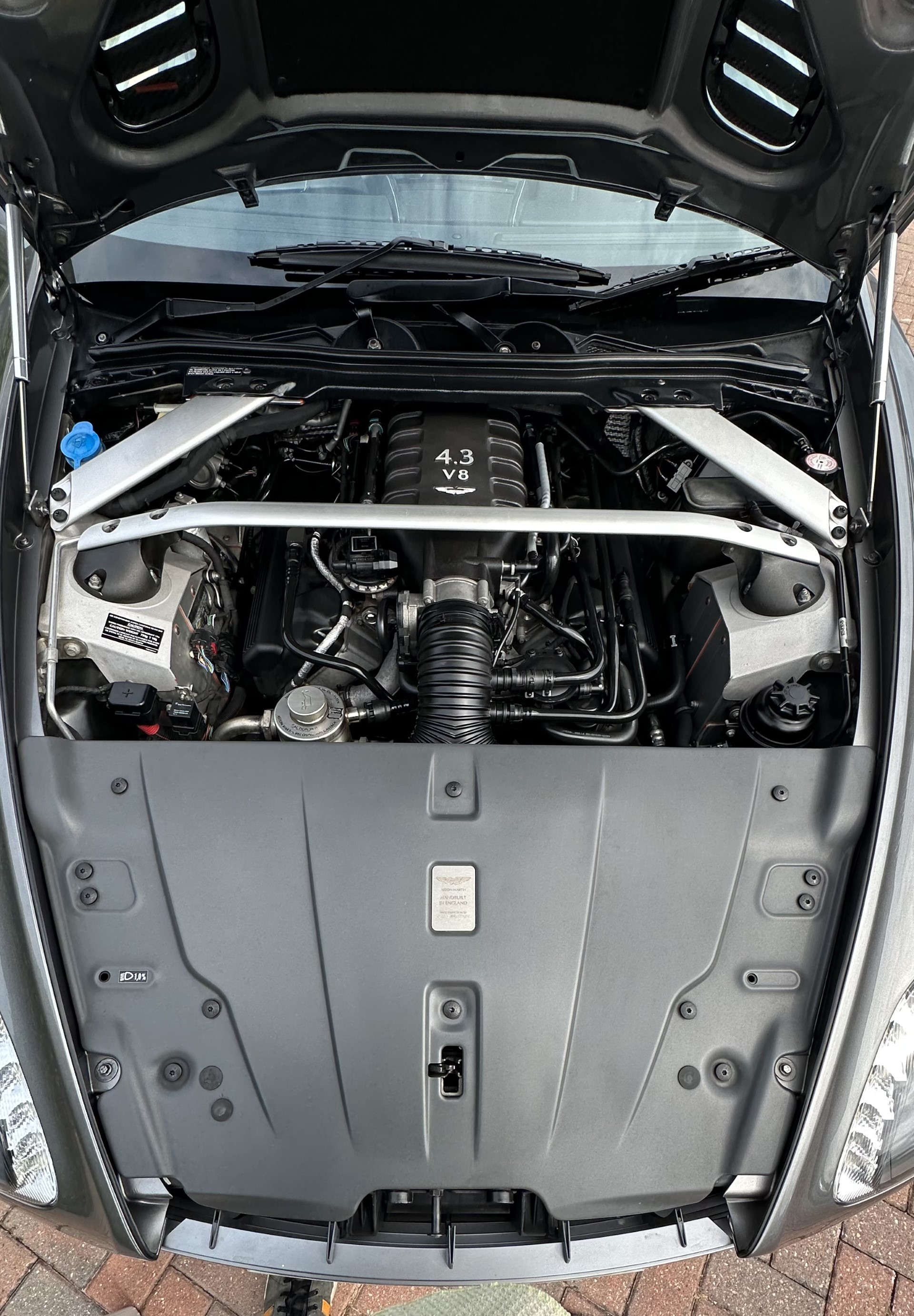 FOR SALE - Stunning Aston Martin Vantage 2007 4.3