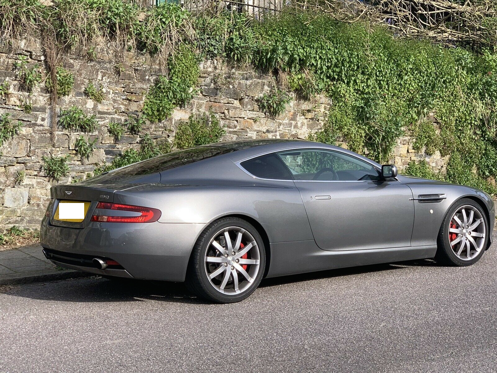 Aston Martin DB9 side