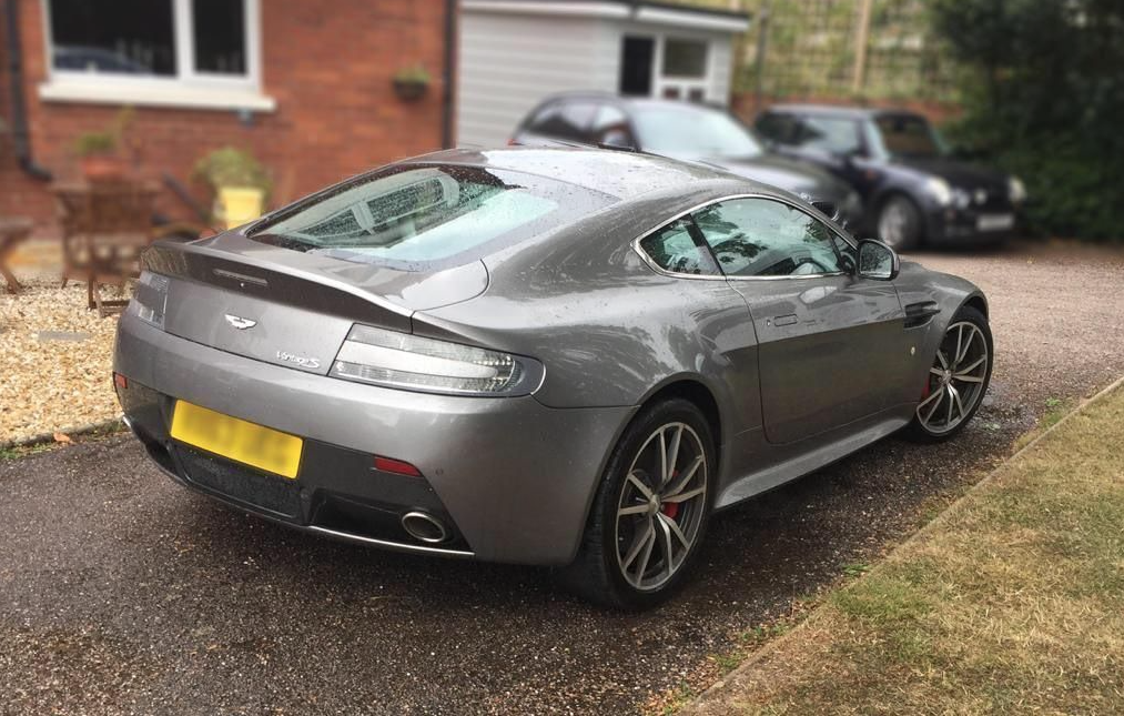 Aston Martin V8 Vantage 3