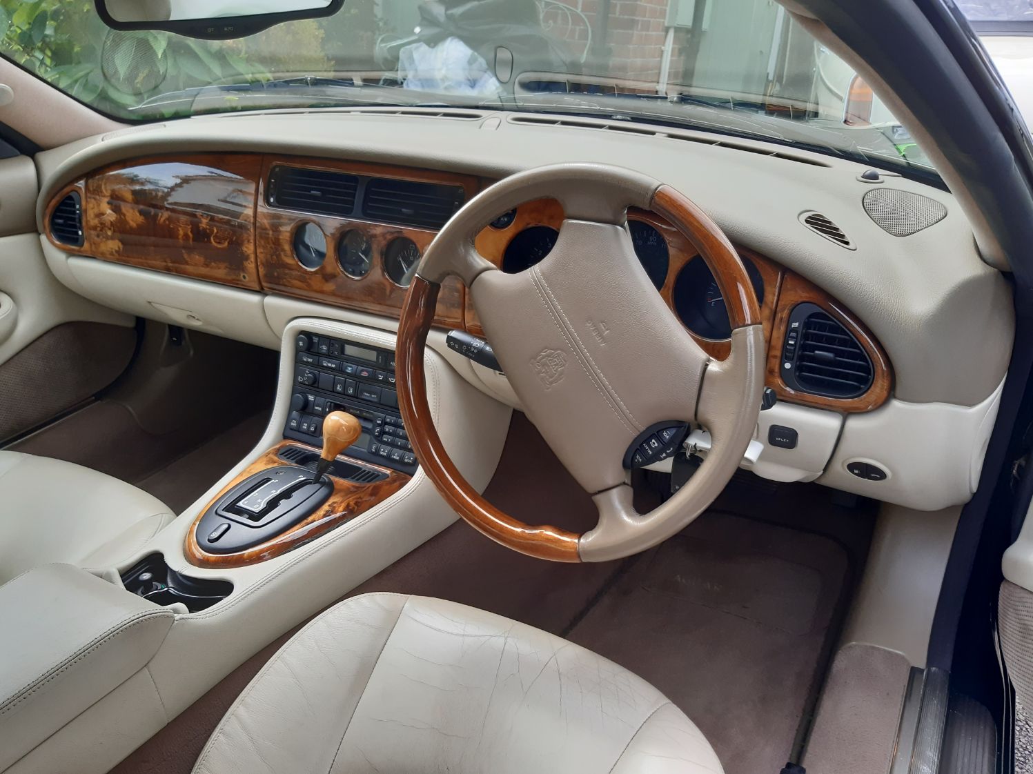 JAGUAR XK8 4.0 LITRE COUPE