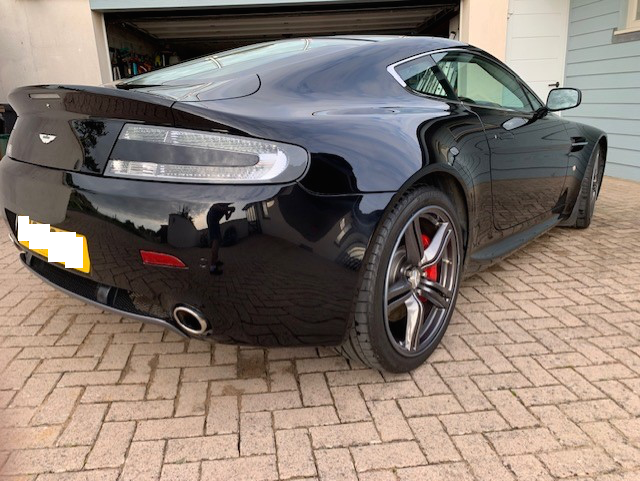 V8 VANTAGE 2009 FOR SALE
