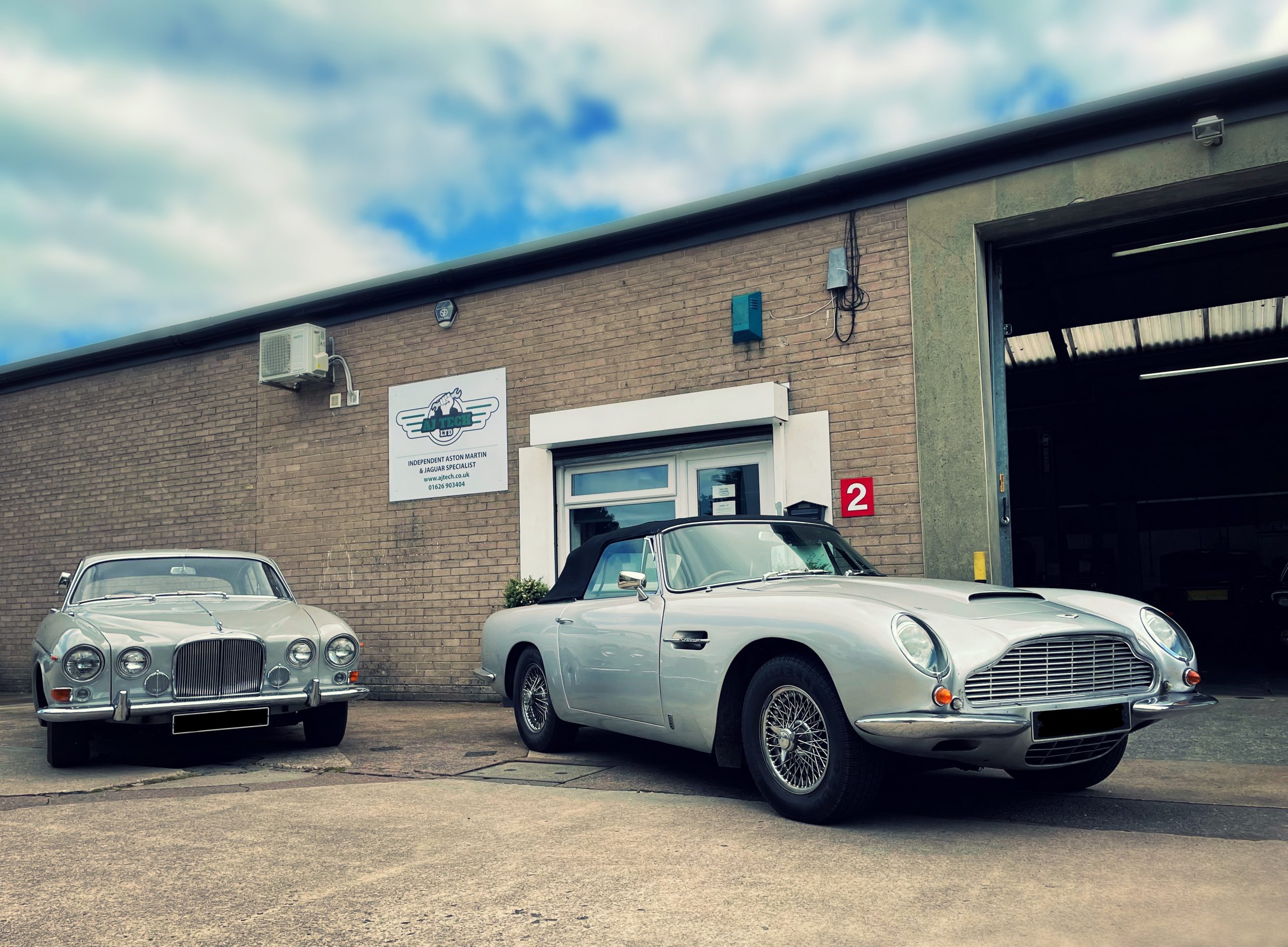 INDEPENDENT    ASTON MARTIN & JAGUAR  SPECIALIST SOUTH WEST