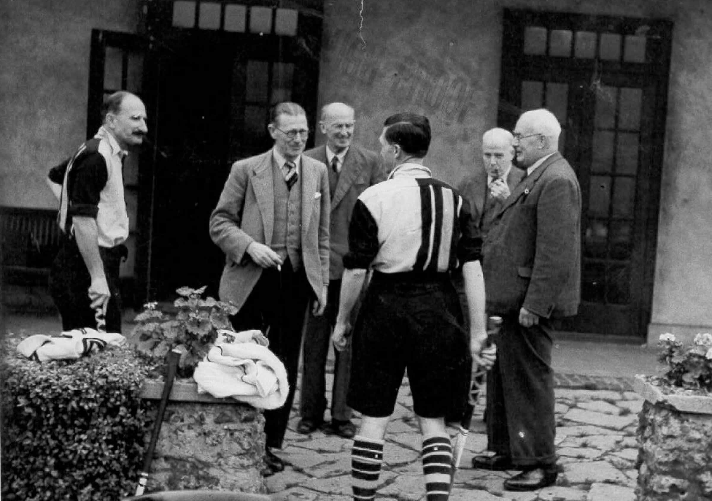 1951-Re-formation-Beaker-Saunders