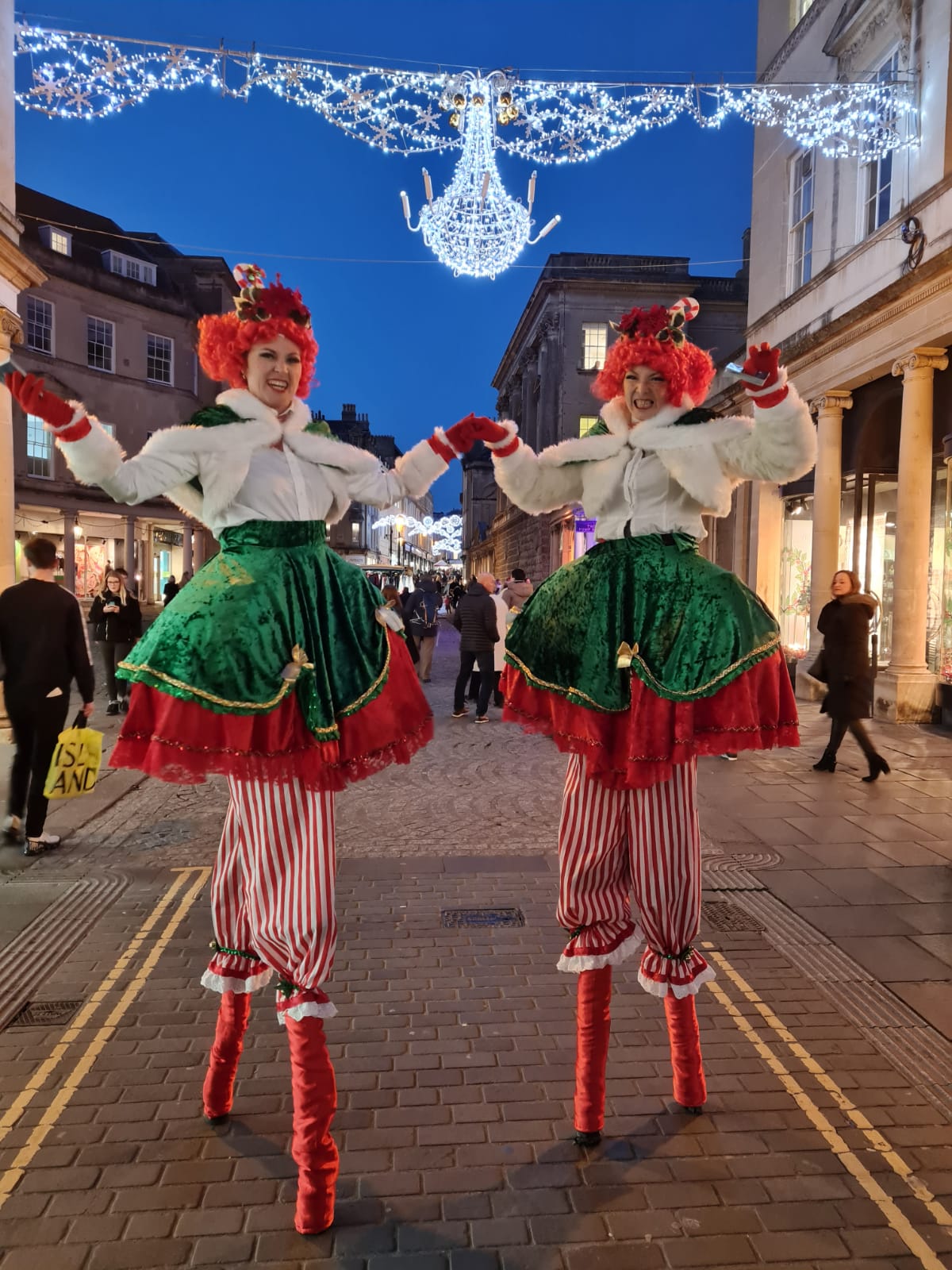 Christmas Circus Entertainment — photo 1