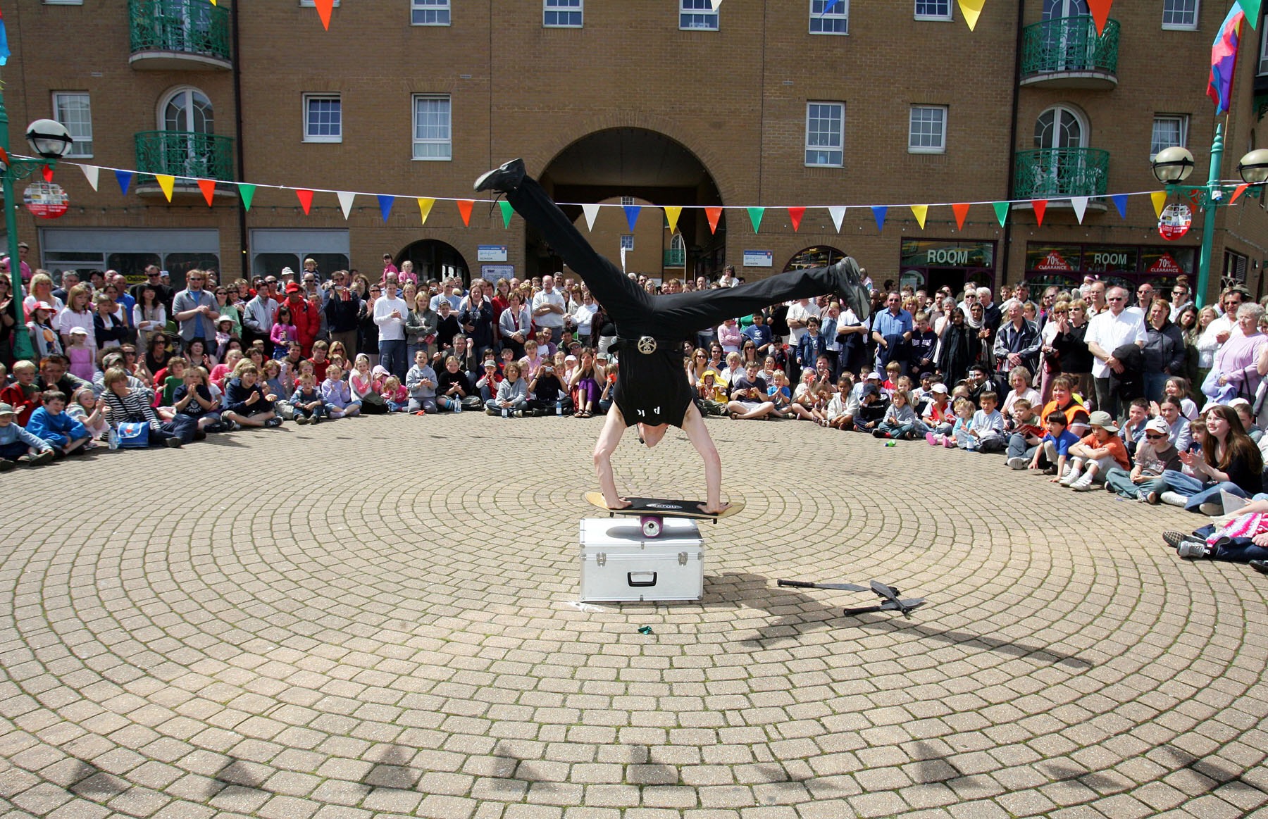 We Make Circus Shows