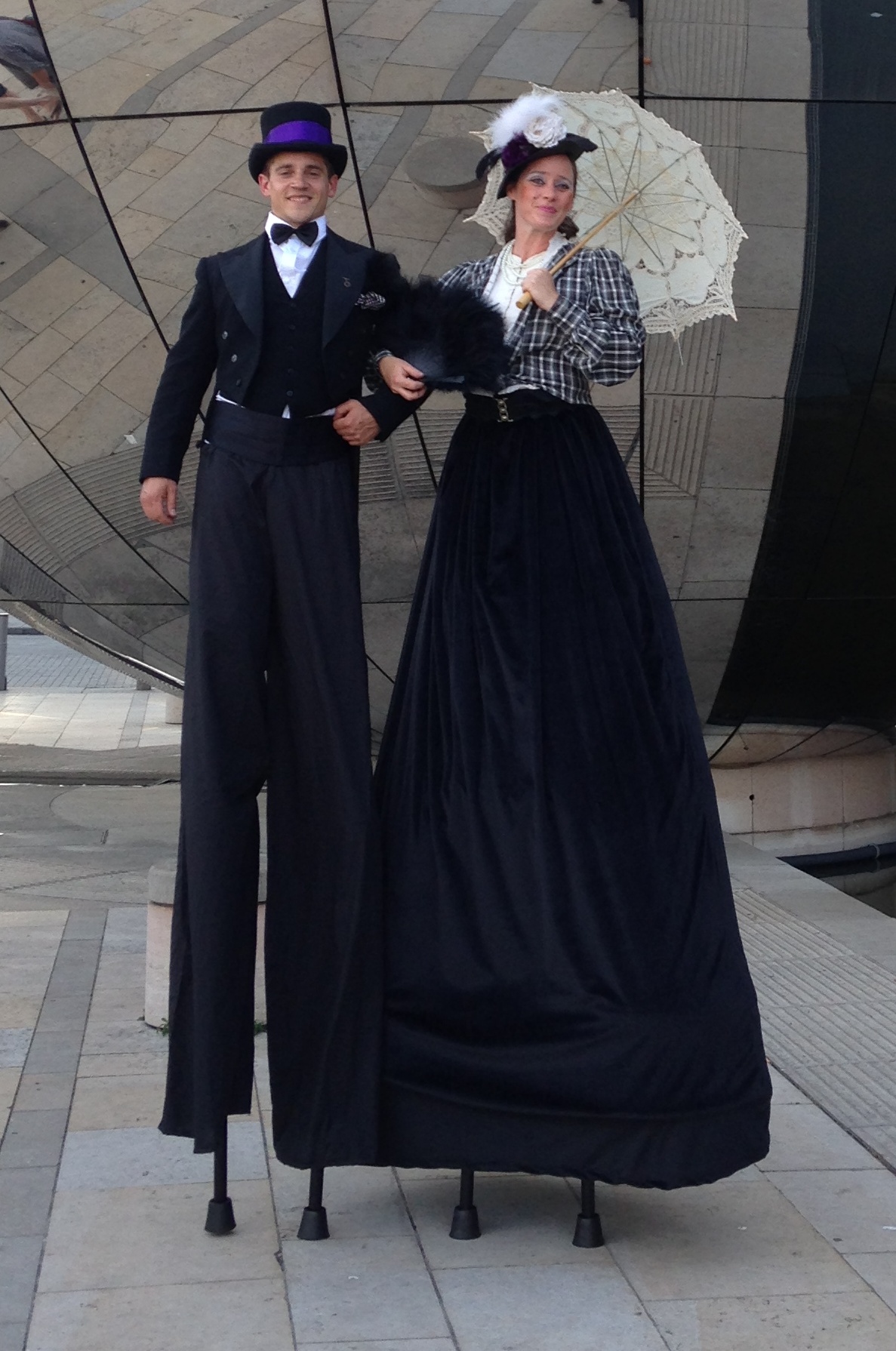 Circus Themed Wedding Entertainment — photo 3