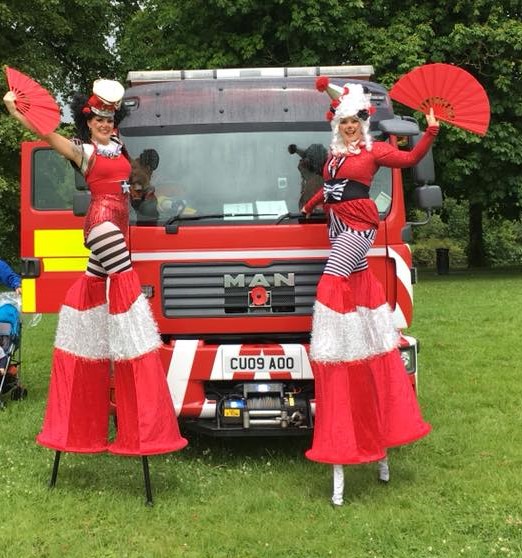 Vintage Circus - Stilt Walkers