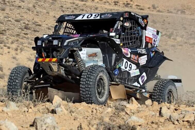 Can-Am Maverick rally raid photo 6