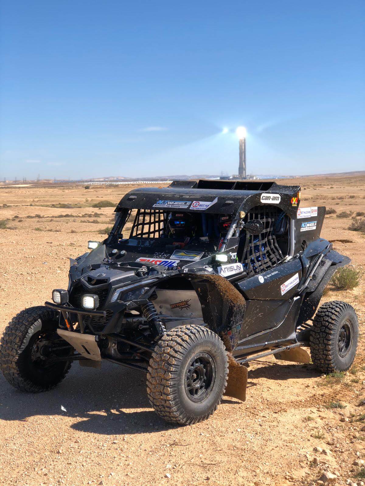 Can-Am Maverick rally raid photo 8