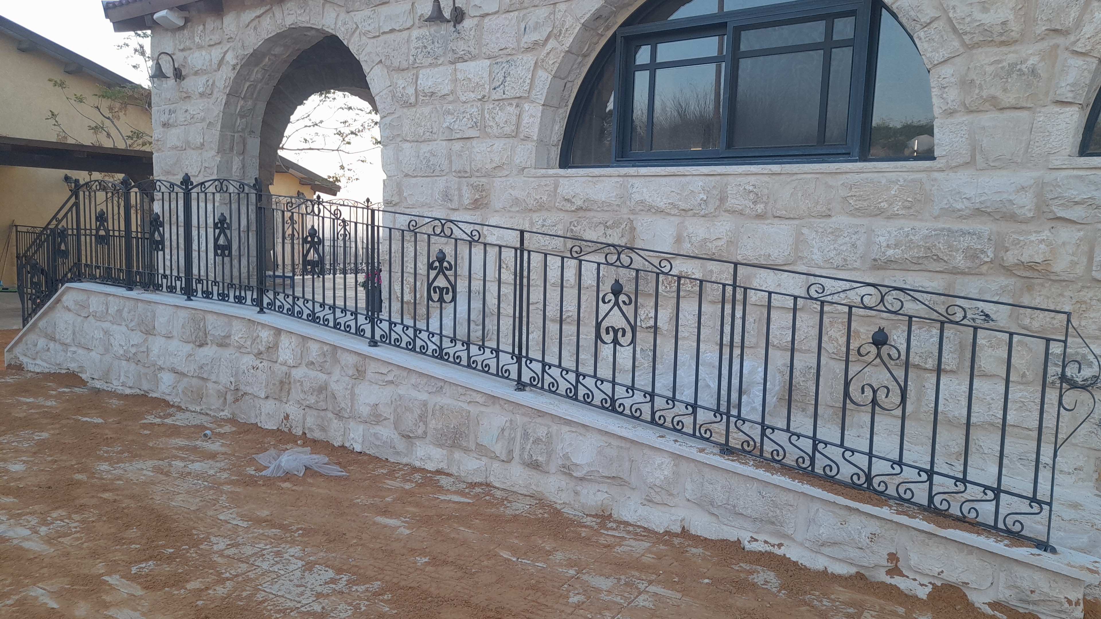 מעקות ברזל מעוצבים 3