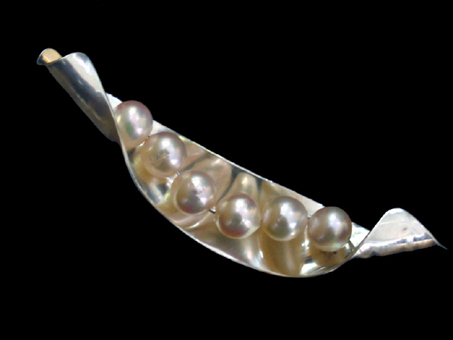 Grace's Pod Pendant
