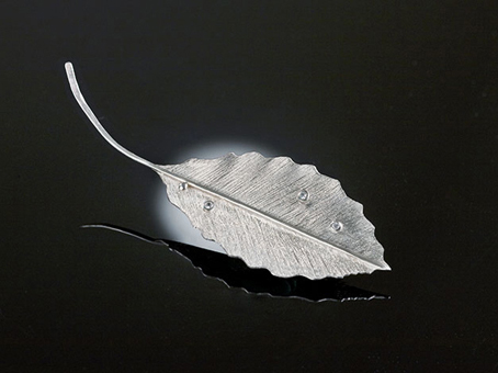 Crenate Leaf Pin